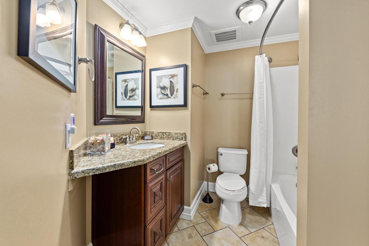 Gulf Front Master Bedroom! 2 Pools & Hot Tubs! Sleeps 8! Panama City Beach Exteriör bild