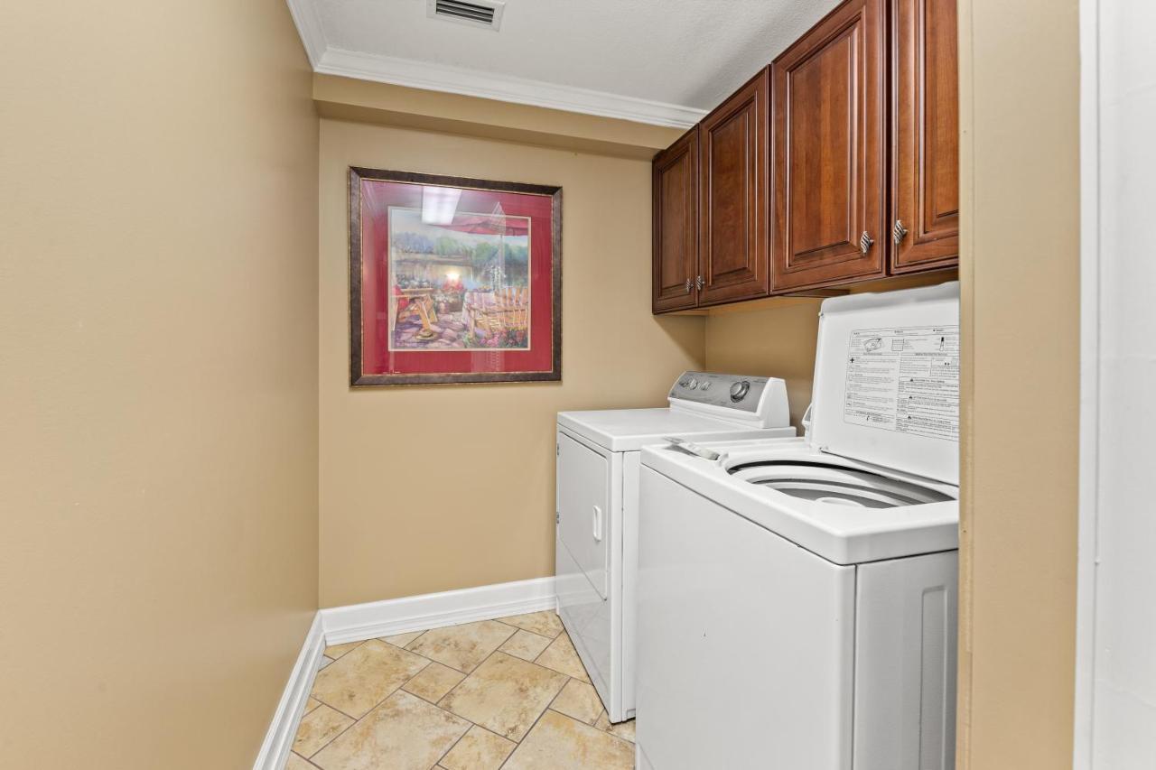 Gulf Front Master Bedroom! 2 Pools & Hot Tubs! Sleeps 8! Panama City Beach Exteriör bild