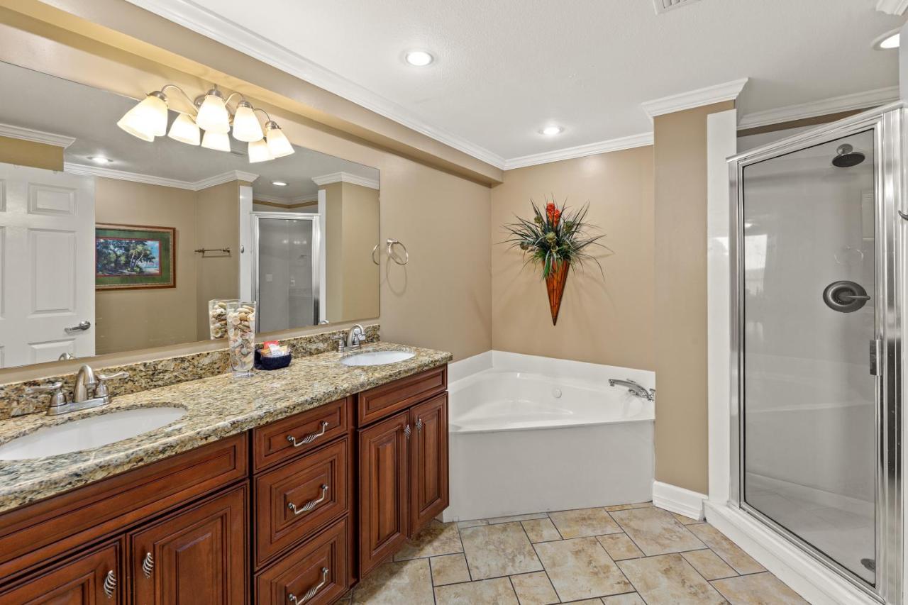 Gulf Front Master Bedroom! 2 Pools & Hot Tubs! Sleeps 8! Panama City Beach Exteriör bild