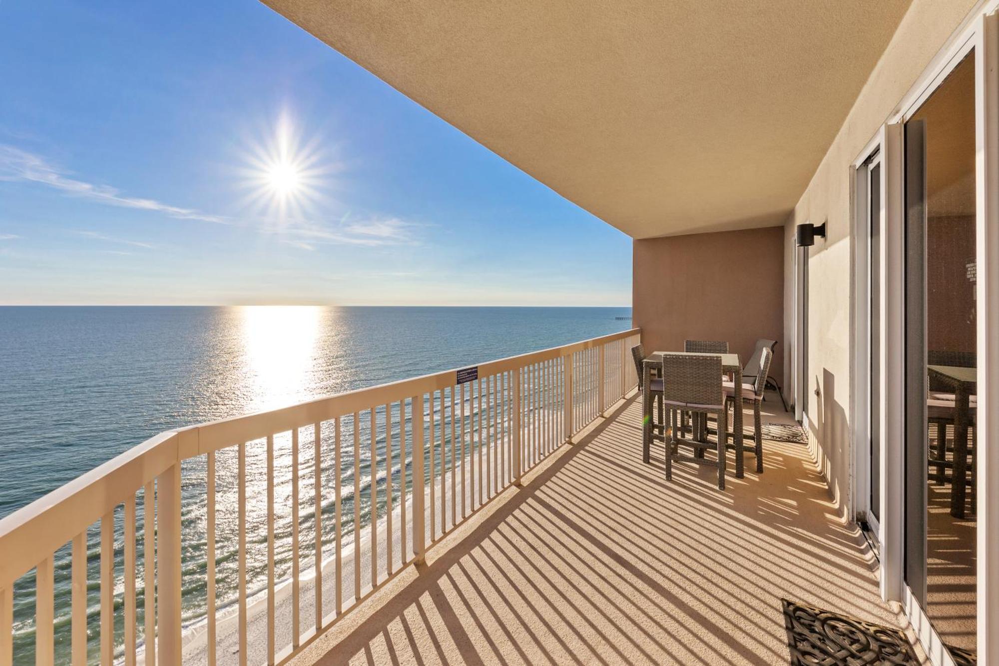 Gulf Front Master Bedroom! 2 Pools & Hot Tubs! Sleeps 8! Panama City Beach Exteriör bild