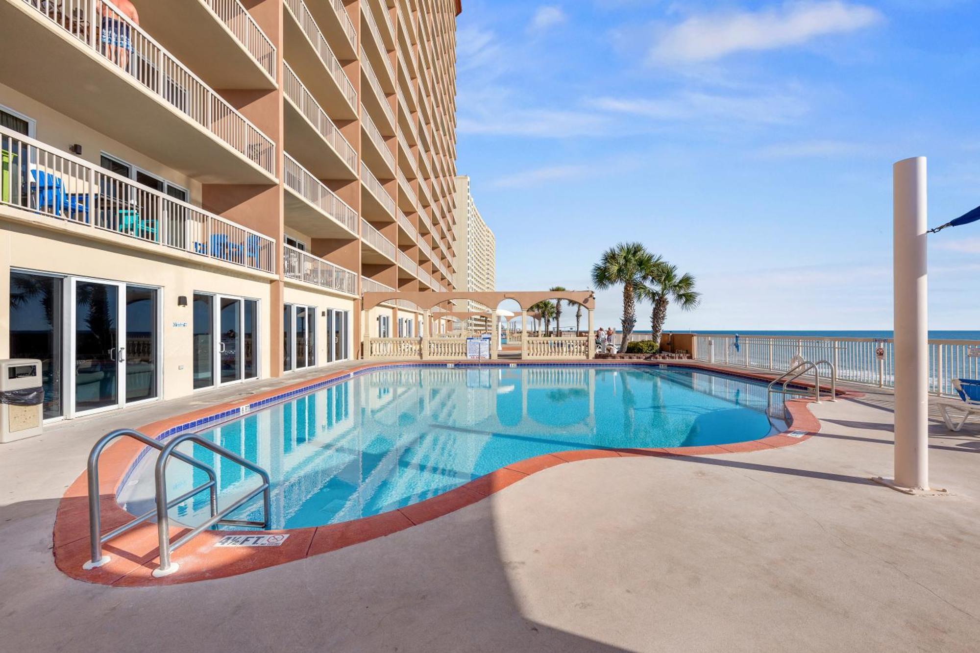 Gulf Front Master Bedroom! 2 Pools & Hot Tubs! Sleeps 8! Panama City Beach Exteriör bild