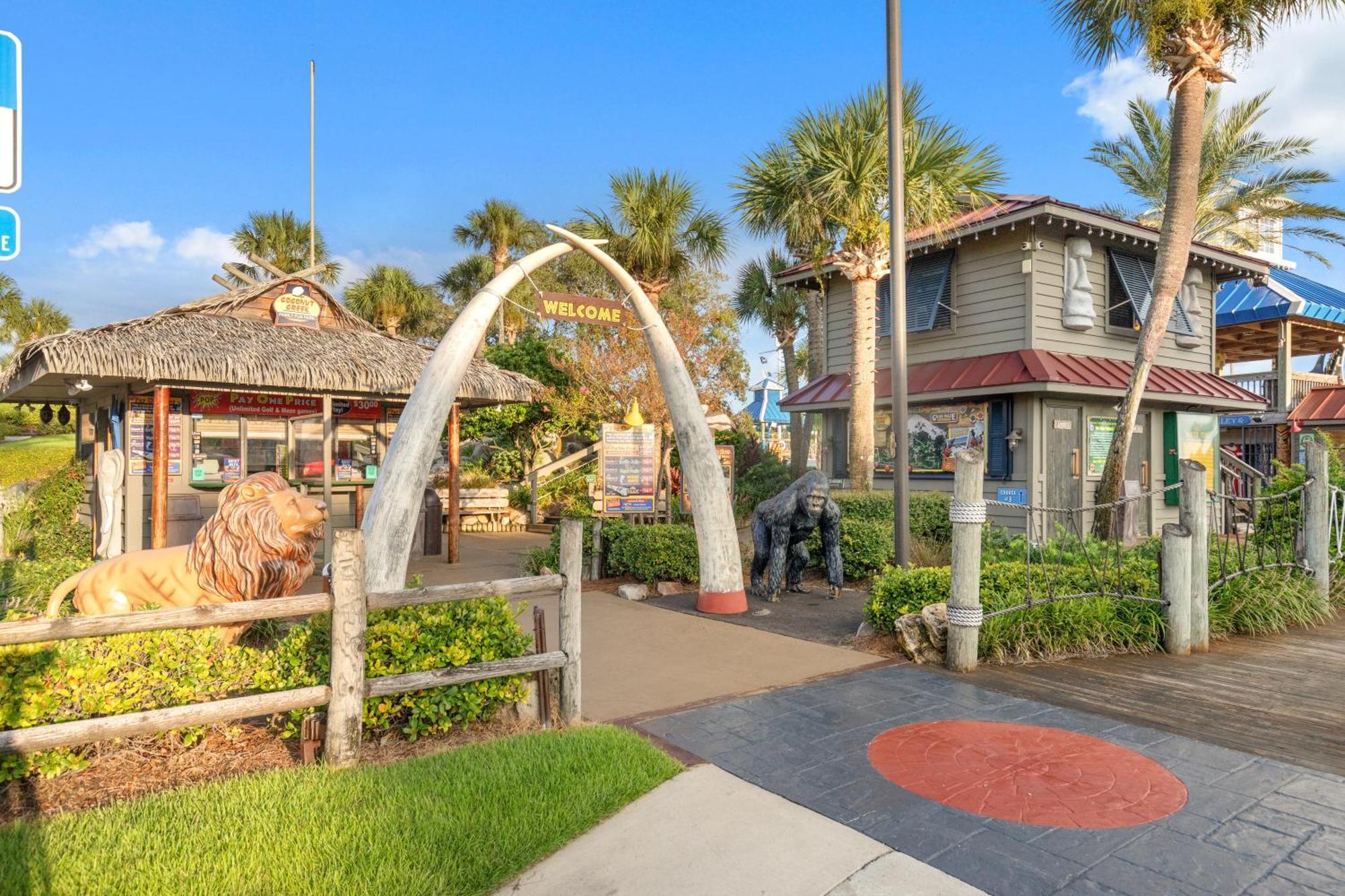 Gulf Front Master Bedroom! 2 Pools & Hot Tubs! Sleeps 8! Panama City Beach Exteriör bild
